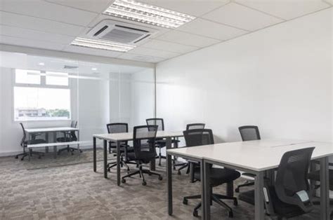 Private office space for 5 persons in HQ Topaz Tower Centre.